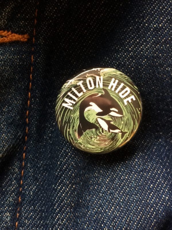 2 Badges - Image 4